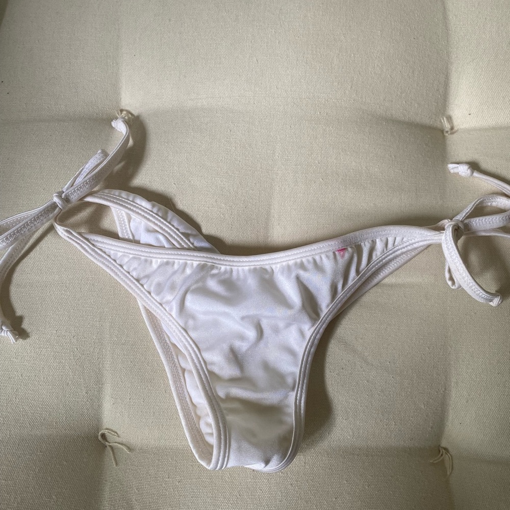 Pearl scrunch Brazilian bikini bottom
